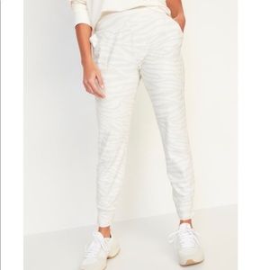 NWT Old Navy Powersoft joggers
